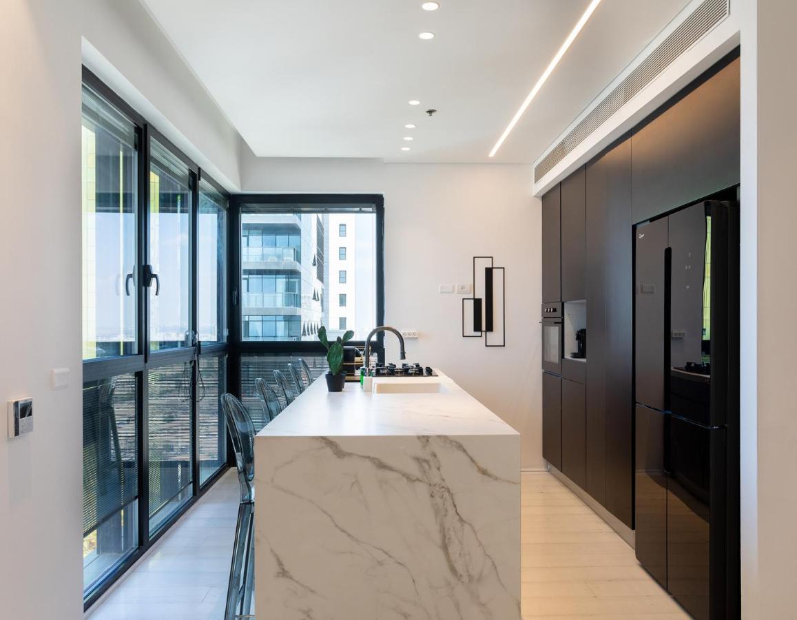 Yalarent Sea-Breeze Penthouse With Jacuzzi Διαμέρισμα Bat Yam Εξωτερικό φωτογραφία